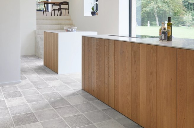 COREtec vloer in minimalistische keuken