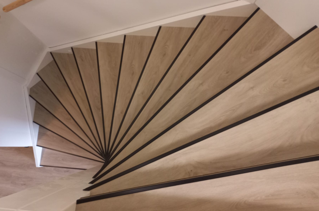 Bovenaanzicht PVC beklede trap